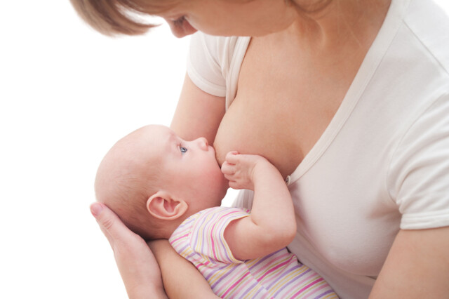 MORSMELK:Fettsyren, Monolaurin, som finnes i morsmelk viser seg å ha positiv effek på forkjølelse. Foto: aboikis - Fotolia MORSMELK:Fettsyren, Monolaurin, som finnes i morsmelk viser seg å ha positiv effek på forkjølelse. Foto: aboikis - Fotolia